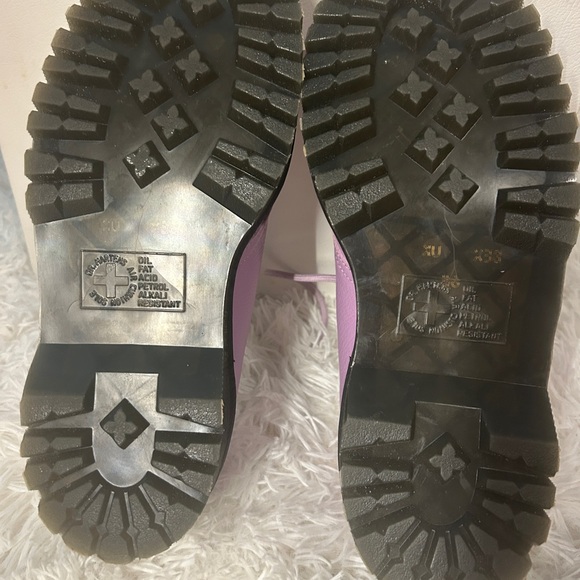 Dr. Martens Women's Purple Platform Shoes NEW - w/out box - Picture 4 of 5